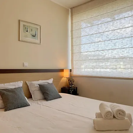 아파트 Beachfront Family For 8 Guests 오브조르