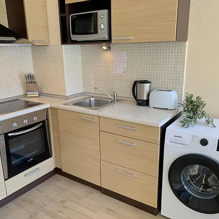 아파트 Beachfront Family For 8 Guests 오브조르