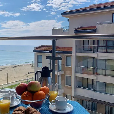 Beachfront Family For 8 Guests *