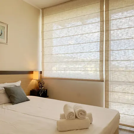 Beachfront Family For 8 Guests 아파트