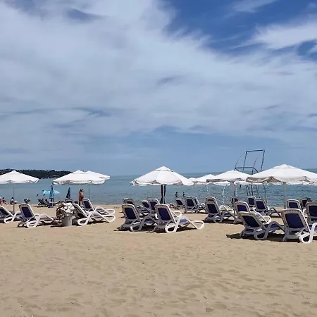 Beachfront Family For 8 Guests 오브조르