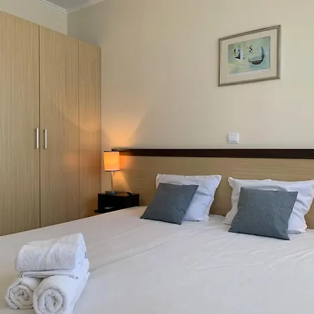 아파트 Beachfront Family For 8 Guests *