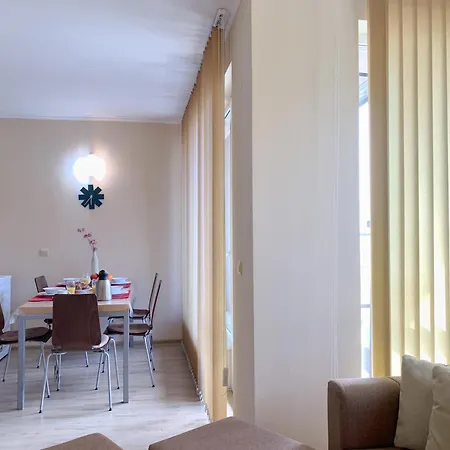 아파트 Beachfront Family For 8 Guests