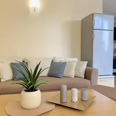 Beachfront Family For 8 Guests 오브조르