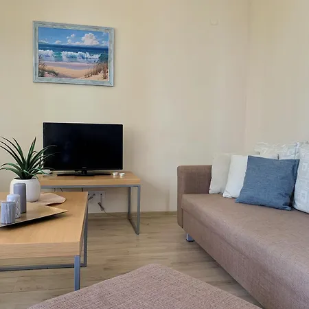 Beachfront Family For 8 Guests 아파트 오브조르