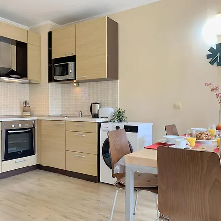 Beachfront Family For 8 Guests 오브조르
