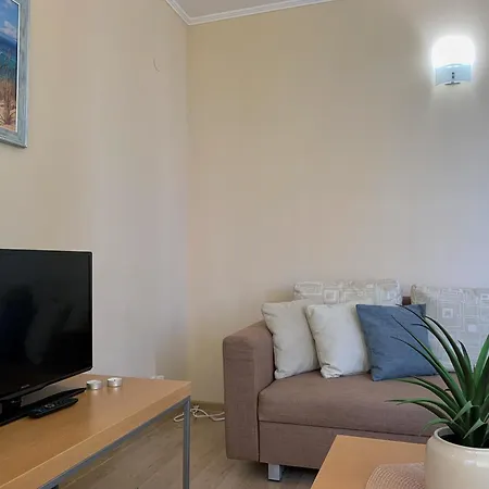 Beachfront Family For 8 Guests 아파트 오브조르