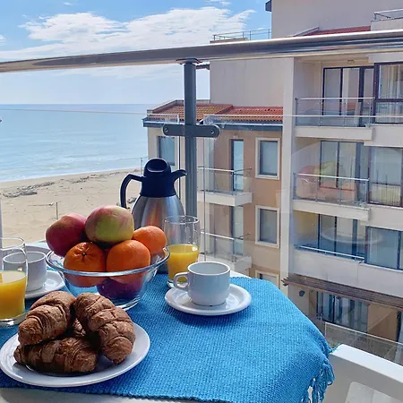Beachfront Family For 8 Guests *