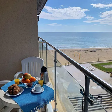 아파트 Beachfront Family For 8 Guests *
