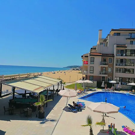 Beachfront Family For 8 Guests 오브조르
