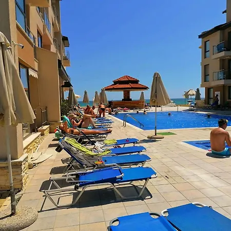Beachfront Family For 8 Guests 아파트 오브조르