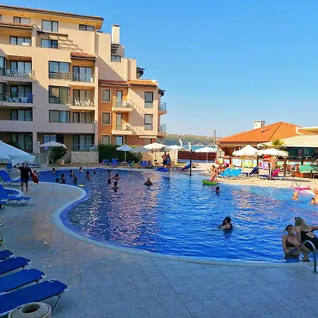 Beachfront Family For 8 Guests