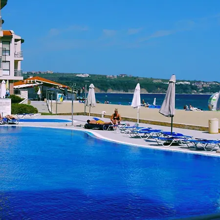 Beachfront Family For 8 Guests 오브조르