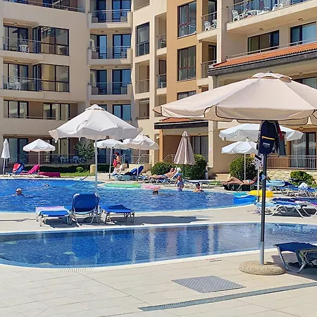 아파트 Beachfront Family For 8 Guests
