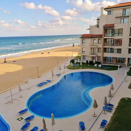 Beachfront Family For 8 Guests *