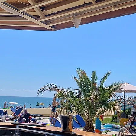 Beachfront Family For 8 Guests * 오브조르