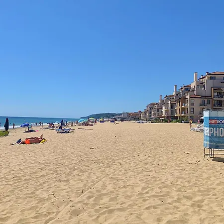 Beachfront Family For 8 Guests *