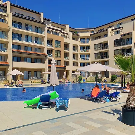 아파트 Beachfront Family For 8 Guests