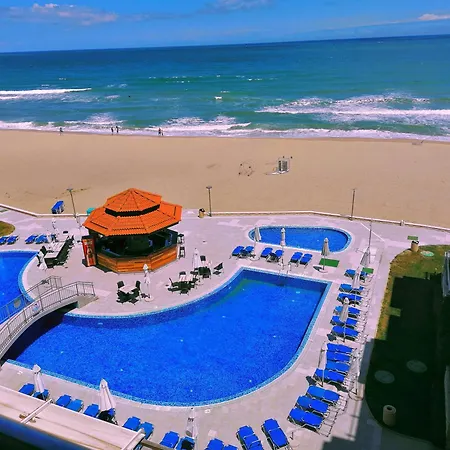 아파트 Beachfront Family For 8 Guests
